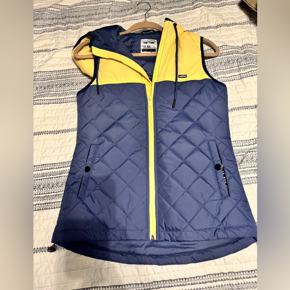 Flag Nor Fail women’s peak vest - size xs